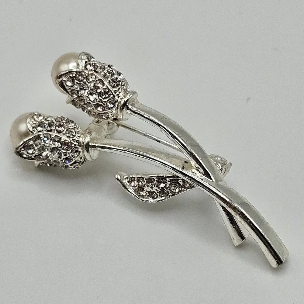 VINTAGE Faux Pearl Rhinestone Silver Tone Tulip Flower Pin Brooch Nature